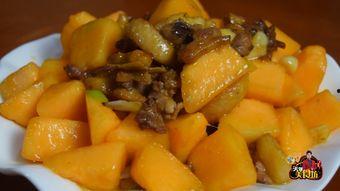 晚上吃鸭肉又吃哈密瓜,晚间美食新搭配