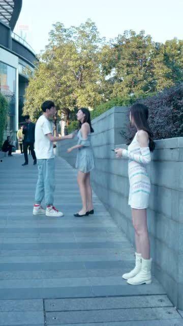 情侣公园吃瓜,甜蜜瞬间与趣味瞬间大揭秘