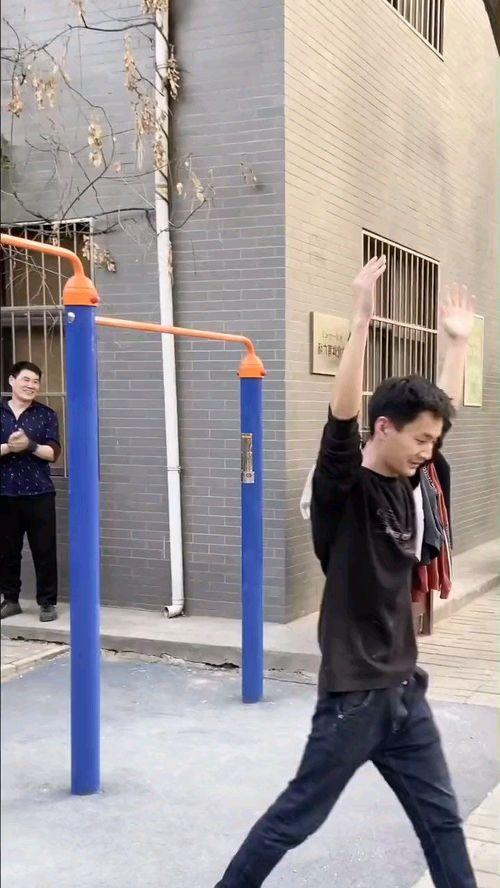 吃瓜与围观群众,揭秘网络围观现象背后的心理奥秘  第2张