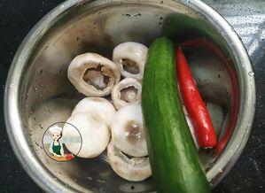 小瓜能和口蘑一起吃吗