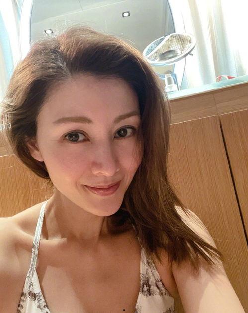 李嘉欣 吃瓜,娱乐圈“吃瓜”风云录 第3张 李嘉欣 吃瓜,娱乐圈“吃瓜”风云录 第3张