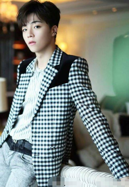 陈立农吃瓜爆料图片  第2张