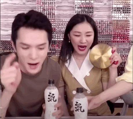 直播吃瓜李佳琦,揭秘网红幕后生活  第2张