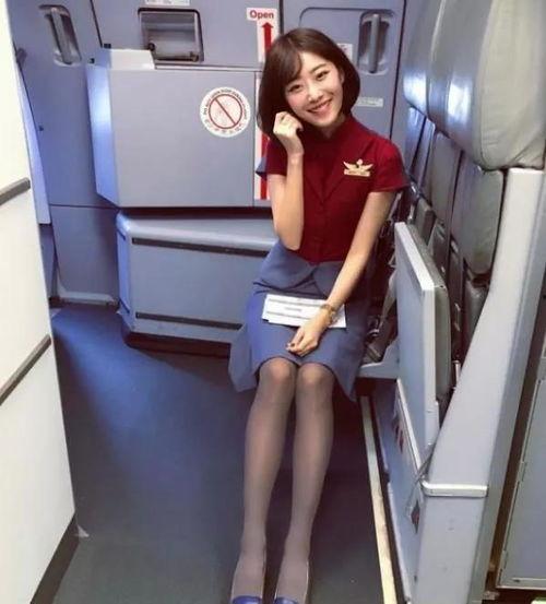 吃瓜空姐张,揭秘“吃瓜空姐”张生的传奇人生
